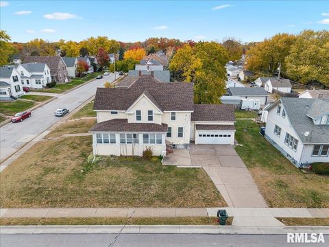 Tiny photo for 1604 N DIVISION Street, Davenport, IA 52804 (MLS # QC4269516)