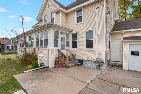 Tiny photo for 1604 N DIVISION Street, Davenport, IA 52804 (MLS # QC4269516)