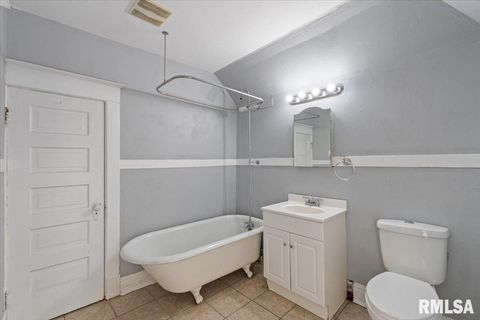 Tiny photo for 1604 N DIVISION Street, Davenport, IA 52804 (MLS # QC4269516)