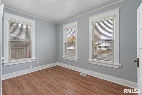 Tiny photo for 1604 N DIVISION Street, Davenport, IA 52804 (MLS # QC4269516)