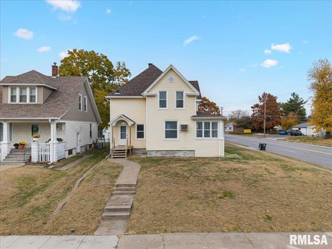 Tiny photo for 1604 N DIVISION Street, Davenport, IA 52804 (MLS # QC4269516)