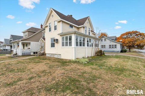 Tiny photo for 1604 N DIVISION Street, Davenport, IA 52804 (MLS # QC4269516)