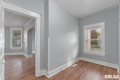 Tiny photo for 1604 N DIVISION Street, Davenport, IA 52804 (MLS # QC4269516)