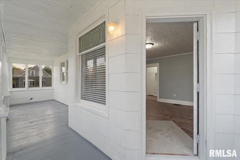 Tiny photo for 1604 N DIVISION Street, Davenport, IA 52804 (MLS # QC4269516)