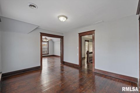 Tiny photo for 1604 N DIVISION Street, Davenport, IA 52804 (MLS # QC4269516)