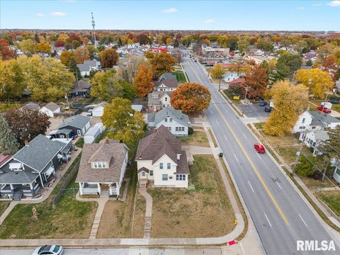 Tiny photo for 1604 N DIVISION Street, Davenport, IA 52804 (MLS # QC4269516)