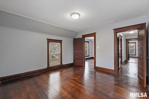 Tiny photo for 1604 N DIVISION Street, Davenport, IA 52804 (MLS # QC4269516)