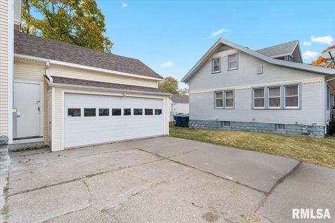 Tiny photo for 1604 N DIVISION Street, Davenport, IA 52804 (MLS # QC4269516)