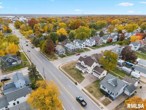 Tiny photo for 1604 N DIVISION Street, Davenport, IA 52804 (MLS # QC4269516)