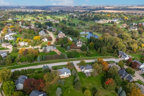 Tiny photo for 5673 18th Street, Bettendorf, IA 52722 (MLS # 12762671)