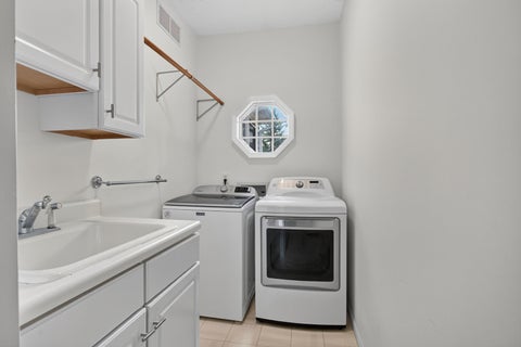 Tiny photo for 5673 18th Street, Bettendorf, IA 52722 (MLS # 12762671)