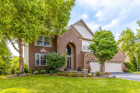 Photo of 724 Porter Circle, Lindenhurst, IL 60046 (MLS # 12471360)