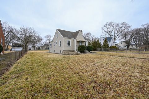 Tiny photo for 2316 N Hawthorne Avenue, Melrose Park, IL 60164 (MLS # 12574047)