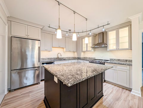 Tiny photo for 515 N Main Street #5CS, Glen Ellyn, IL 60137 (MLS # 12751586)