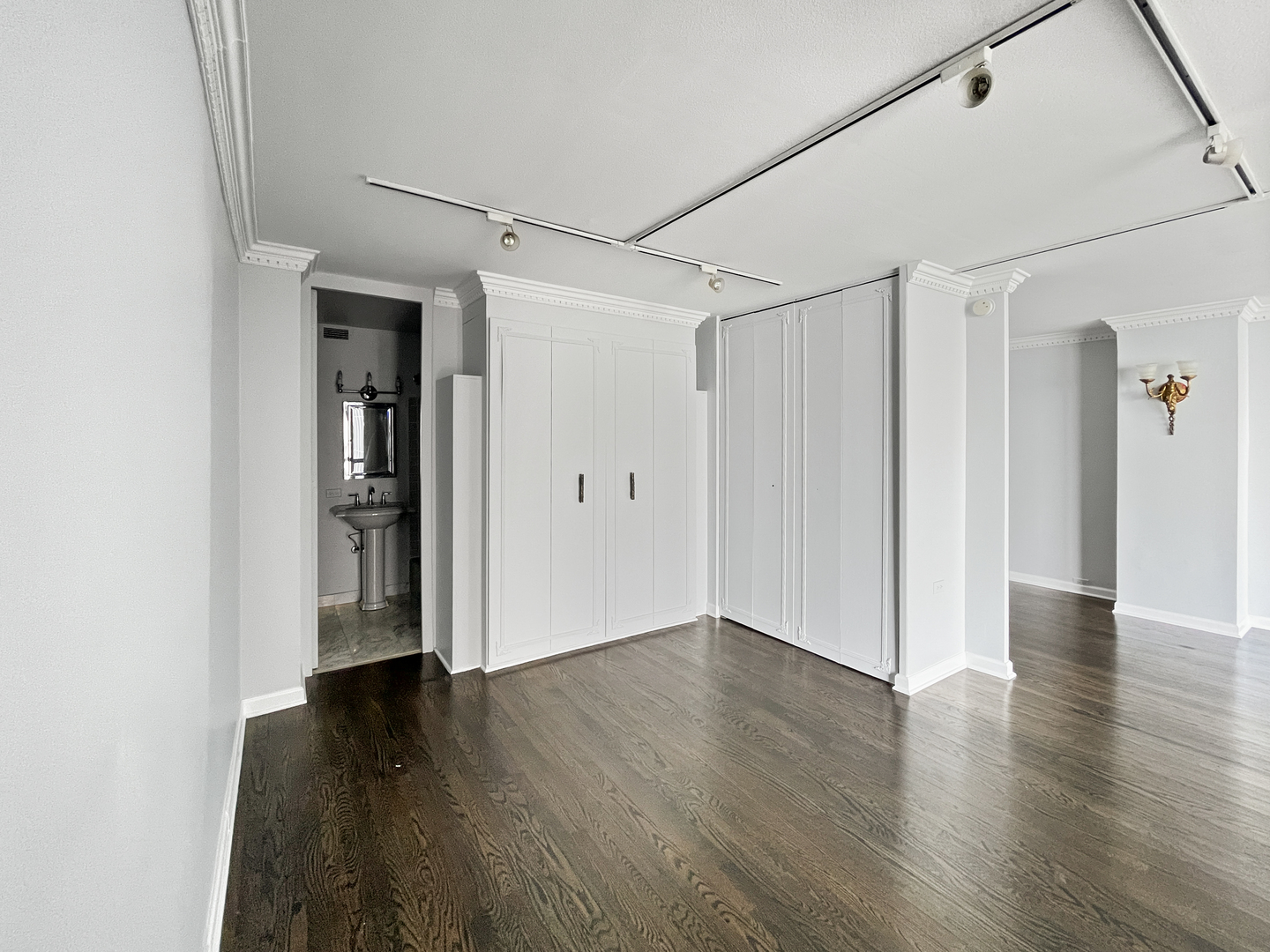 900 N Lake Shore Drive 1005