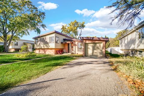 Tiny photo for 714 W Pleasant Street, Villa Park, IL 60181 (MLS # 12520757)