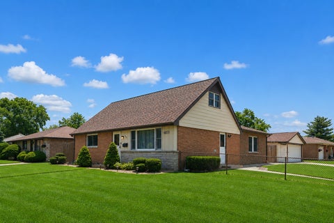 Photo of 6853 Saratoga Drive, Bridgeview, IL 60455 (MLS # 12661835)