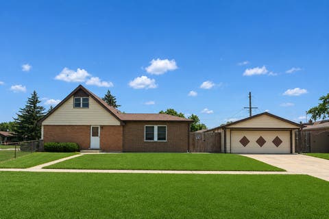 Tiny photo for 6853 Saratoga Drive, Bridgeview, IL 60455 (MLS # 12661835)