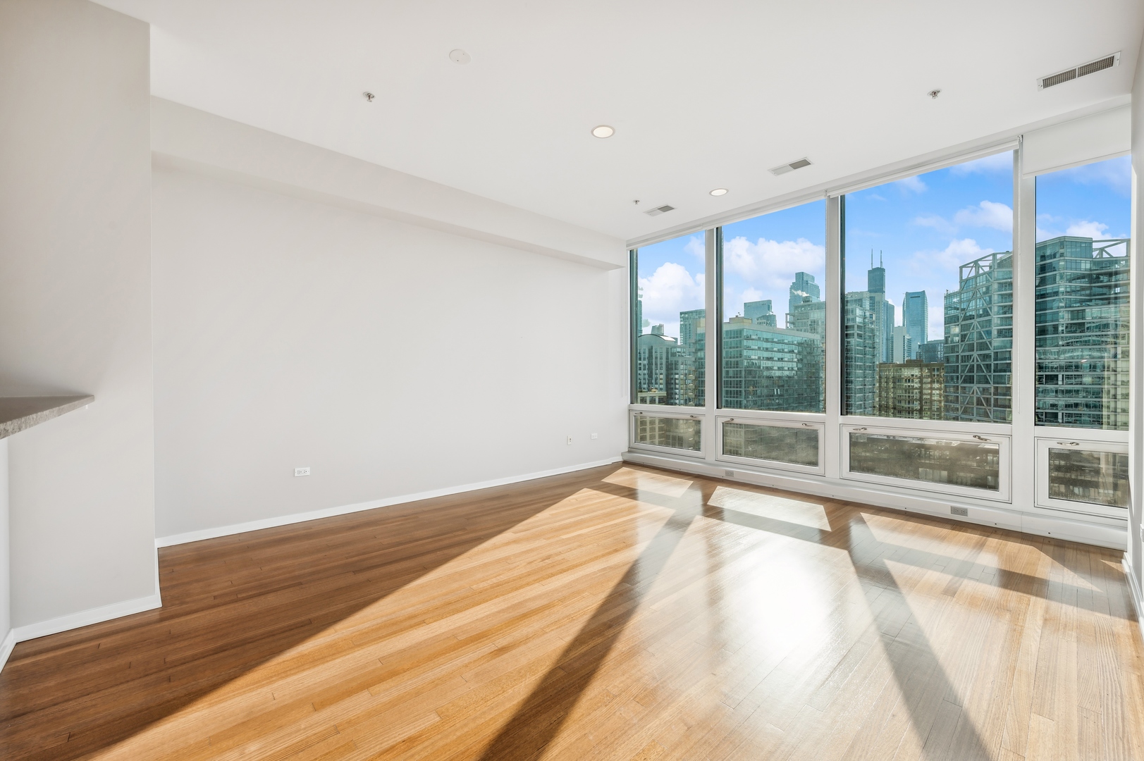 500 W SUPERIOR Street 1309
