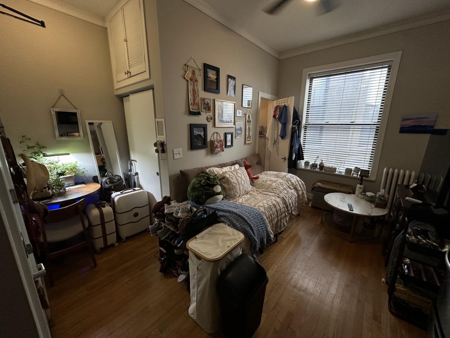 2525 N Clark Street E