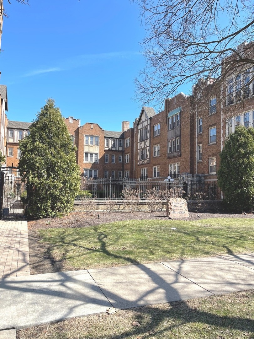 10925 S Longwood Drive 1