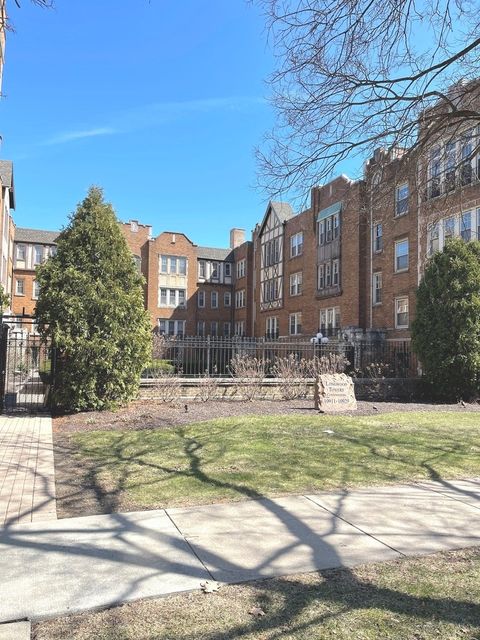 Tiny photo for 10925 S Longwood Drive #1, Chicago, IL 60643 (MLS # 12597504)