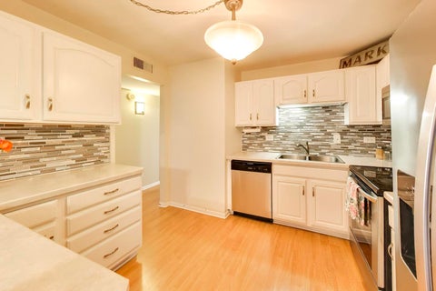 Tiny photo for 5840 W 104th Street #415, Oak Lawn, IL 60453 (MLS # 12643129)