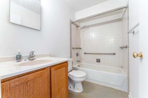 Tiny photo for 4933 N Kenmore Avenue, Chicago, IL 60640 (MLS # 12568947)