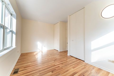 Tiny photo for 4933 N Kenmore Avenue, Chicago, IL 60640 (MLS # 12568947)