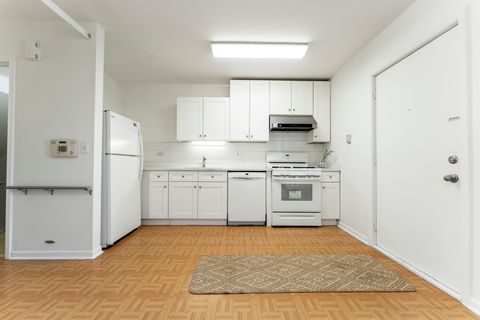 Tiny photo for 4933 N Kenmore Avenue, Chicago, IL 60640 (MLS # 12568947)