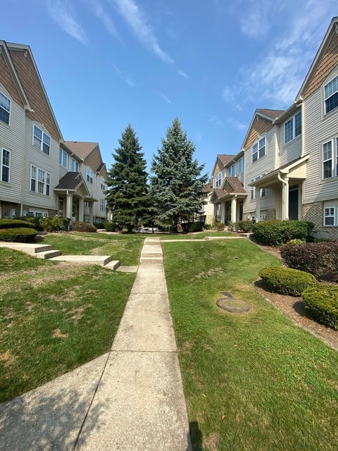Tiny photo for 1129 Georgetown Way, Vernon Hills, IL 60061 (MLS # 12625631)