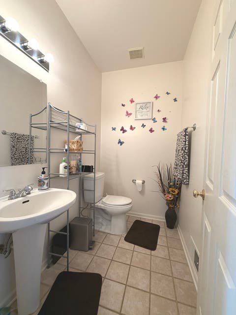 Tiny photo for 1129 Georgetown Way, Vernon Hills, IL 60061 (MLS # 12625631)