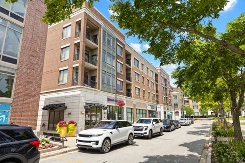 Tiny photo for 801 Village Center Drive #302, Burr Ridge, IL 60527 (MLS # 12764267)