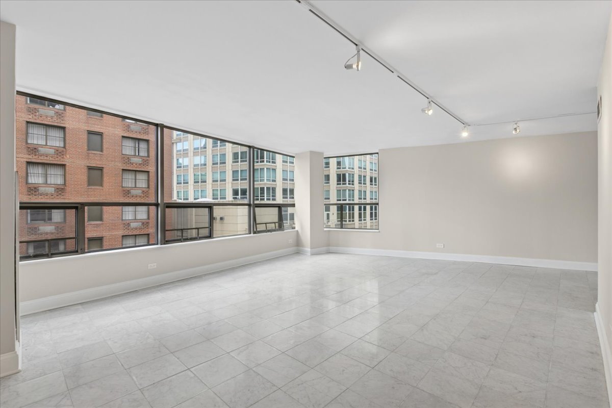 110 E Delaware Street 1301