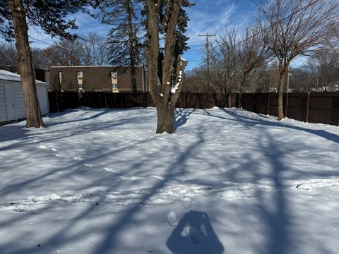 Tiny photo for 912 W Olive Street, Decatur, IL 62526 (MLS # 12528940)