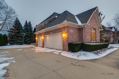 Tiny photo for 2059 Broadmoor Lane, Vernon Hills, IL 60061 (MLS # 12595533)
