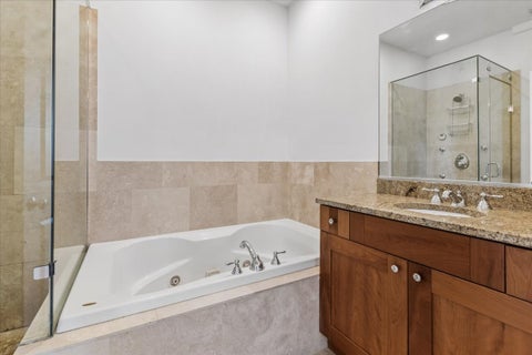 Tiny photo for 3414 N Sheffield Avenue #4, Chicago, IL 60657 (MLS # 12775323)