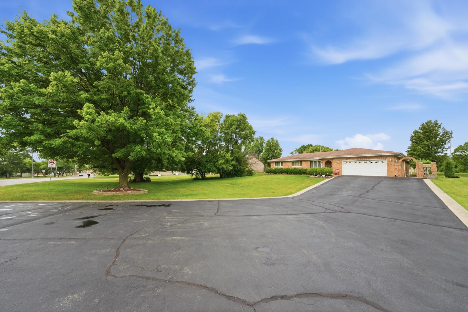 3N530 Lombard Road