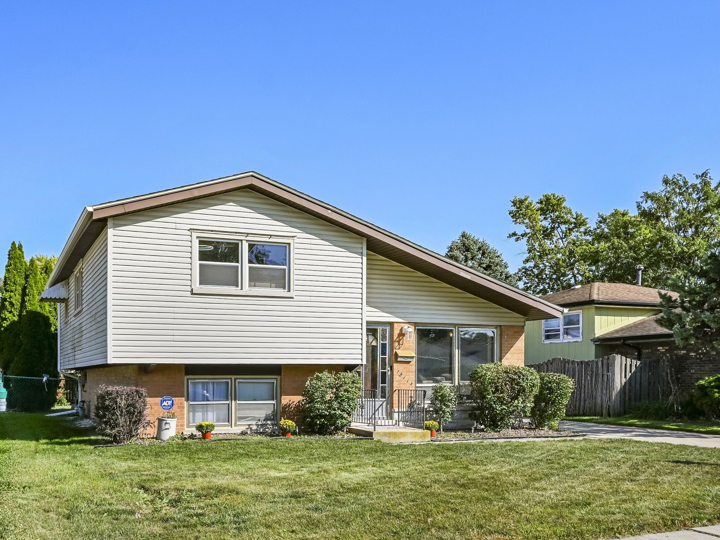 15115 Springfield Avenue