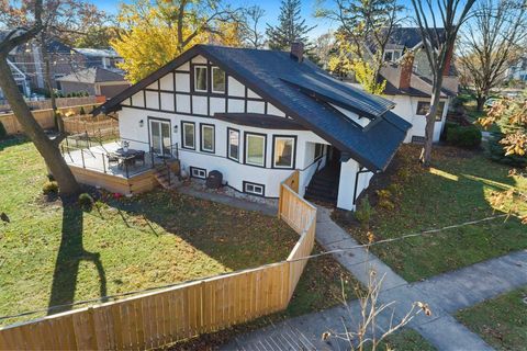 A home in Park Ridge