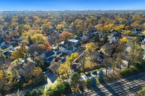 A home in Park Ridge