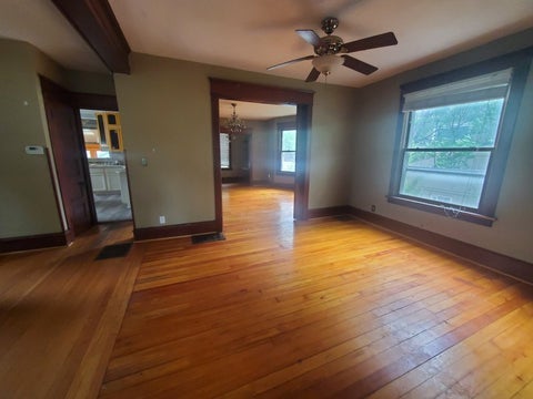 Tiny photo for 1921 Farnam Street, Davenport, IA 52803 (MLS # 12711118)