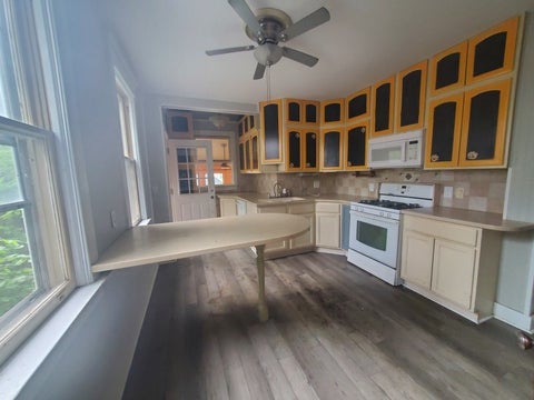 Tiny photo for 1921 Farnam Street, Davenport, IA 52803 (MLS # 12711118)