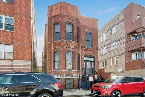 Photo of Chicago, IL 60622 (MLS # 12618284)