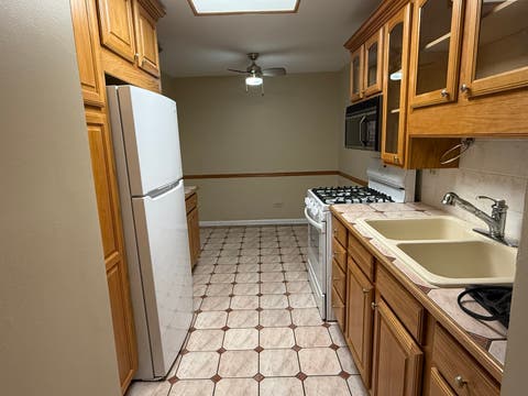 Tiny photo for 9520 Mayfield Avenue #212, Oak Lawn, IL 60453 (MLS # 12659569)