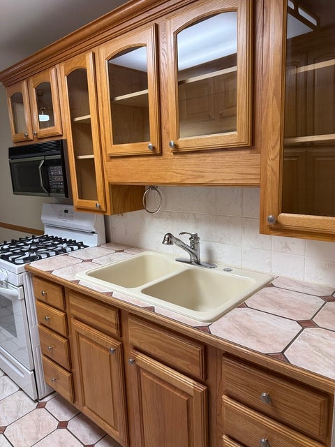 Tiny photo for 9520 Mayfield Avenue #212, Oak Lawn, IL 60453 (MLS # 12659569)