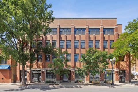 Photo of 1908 W Irving Park Road #402, Chicago, IL 60613 (MLS # 12690862)