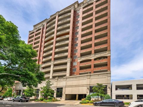 Photo of 828 W Grace Street #1404, Chicago, IL 60613 (MLS # 12630568)