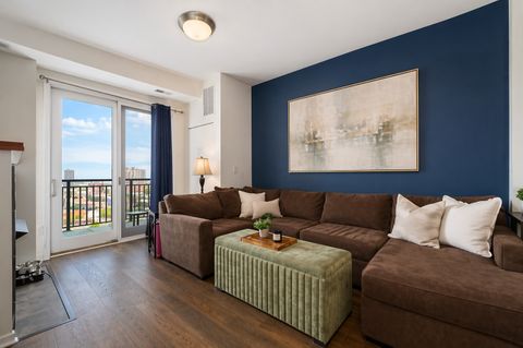 Tiny photo for 828 W Grace Street #1404, Chicago, IL 60613 (MLS # 12630568)