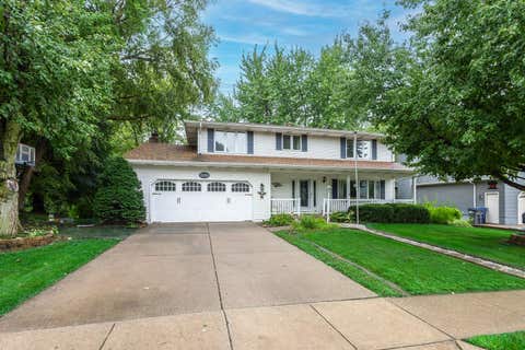Tiny photo for 1555 Prairie Vista Drive, Bettendorf, IA 52722 (MLS # 12731072)